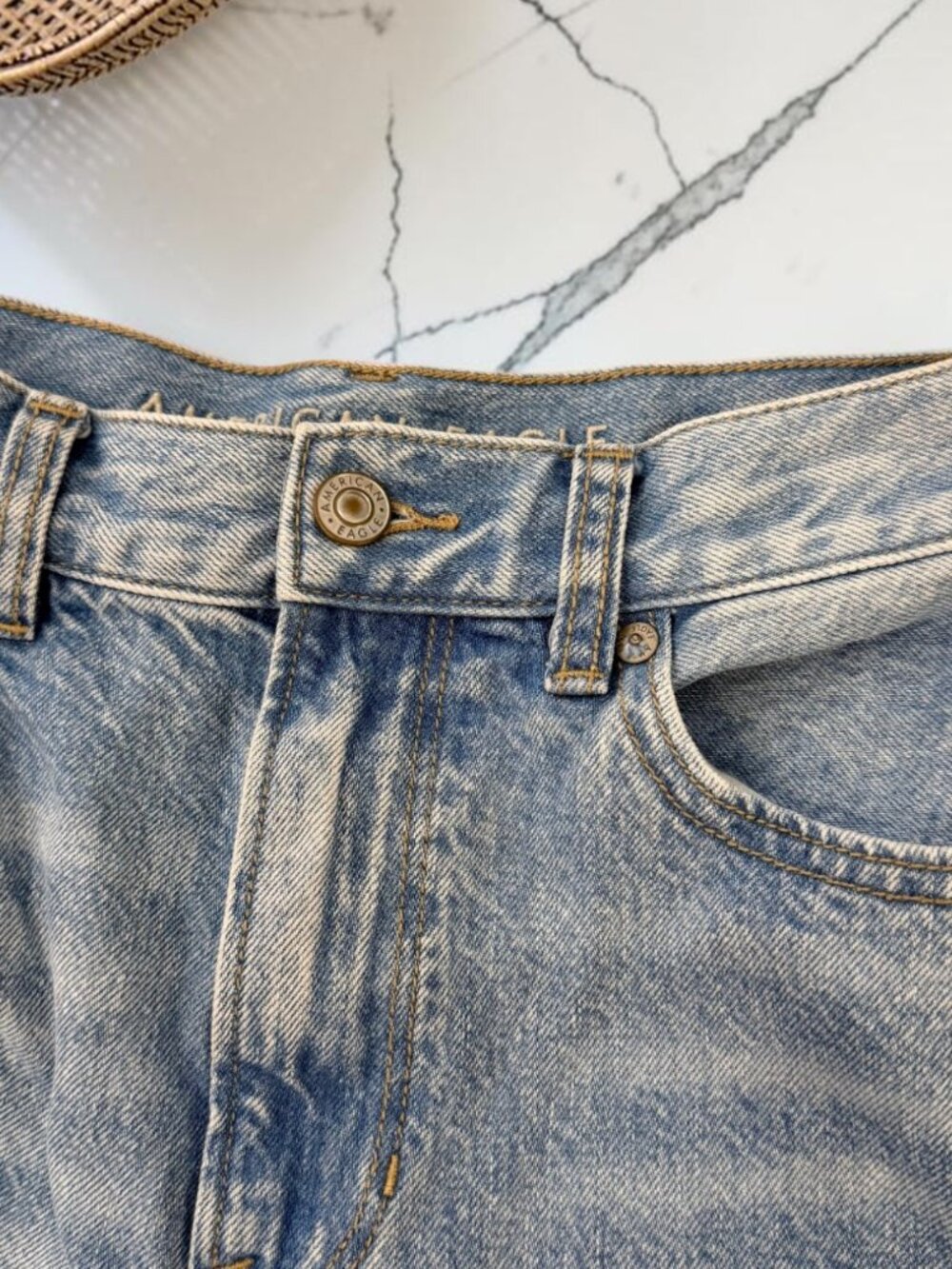 American Eagle Distressed Mom Jeans Women's Size 4 Raw Hem - Picture 9 of 11
